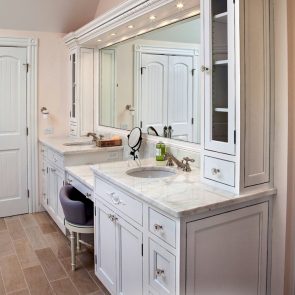 Old-World-Vanity-Saddle-River-NJ